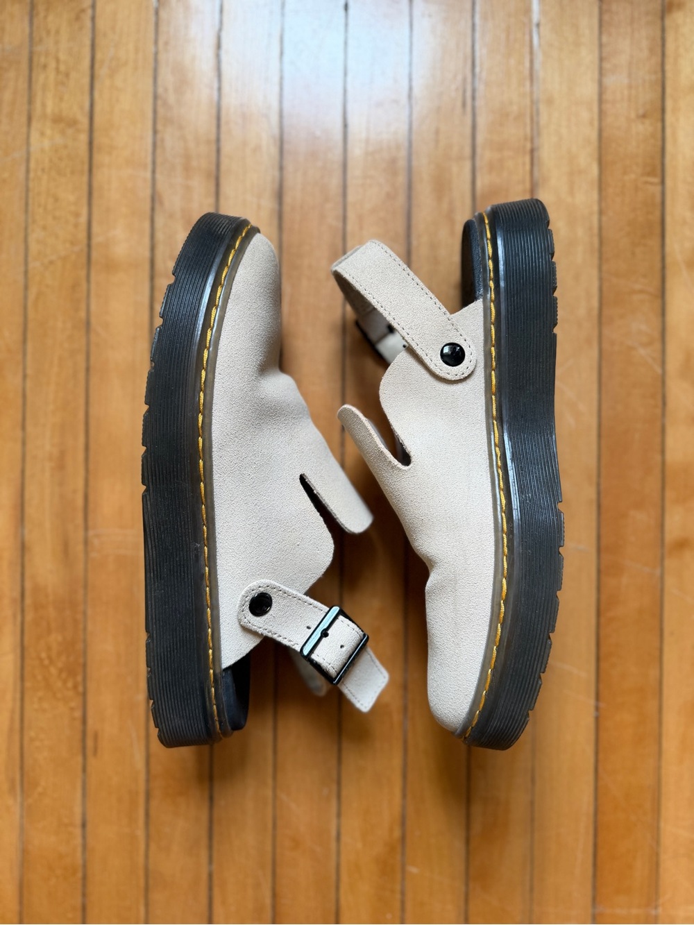Dr. Martens Carlson Sand Suede Slingback Clogs Mule Women’s Size. 9/ 8Men (EU41)